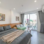 Luxurious Lakeside Residences-City Central-Free Airport Pickupdropoff