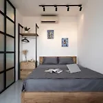 Luxurious Lakeside Residences-City Central-Free Airport Pickupdropoff