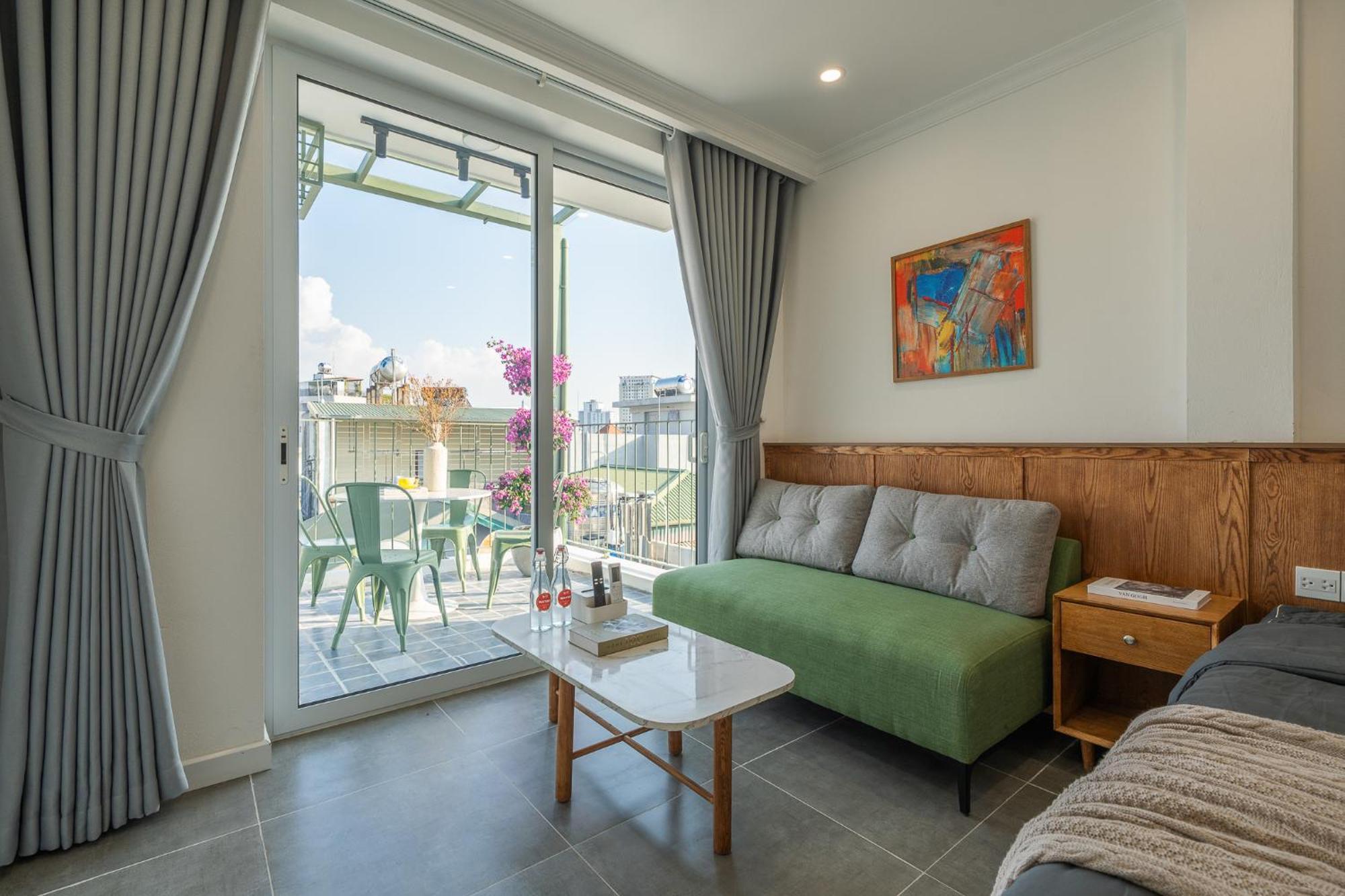 Luxurious Lakeside Residences-city Central-free Airport Pickupdropoff Căn hộ