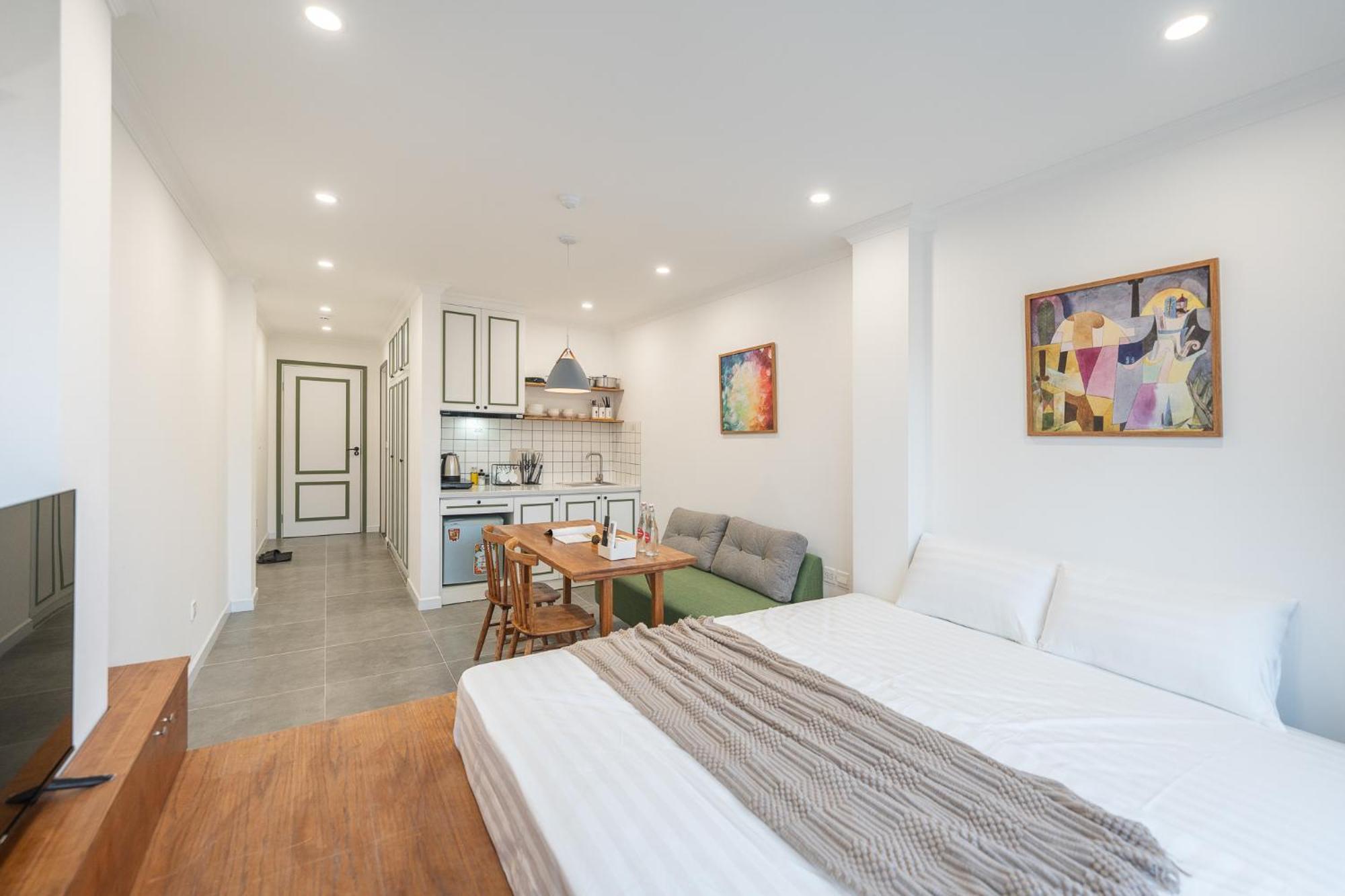 Luxurious Lakeside Residences-city Central-free Airport Pickupdropoff Căn hộ Hà Nội