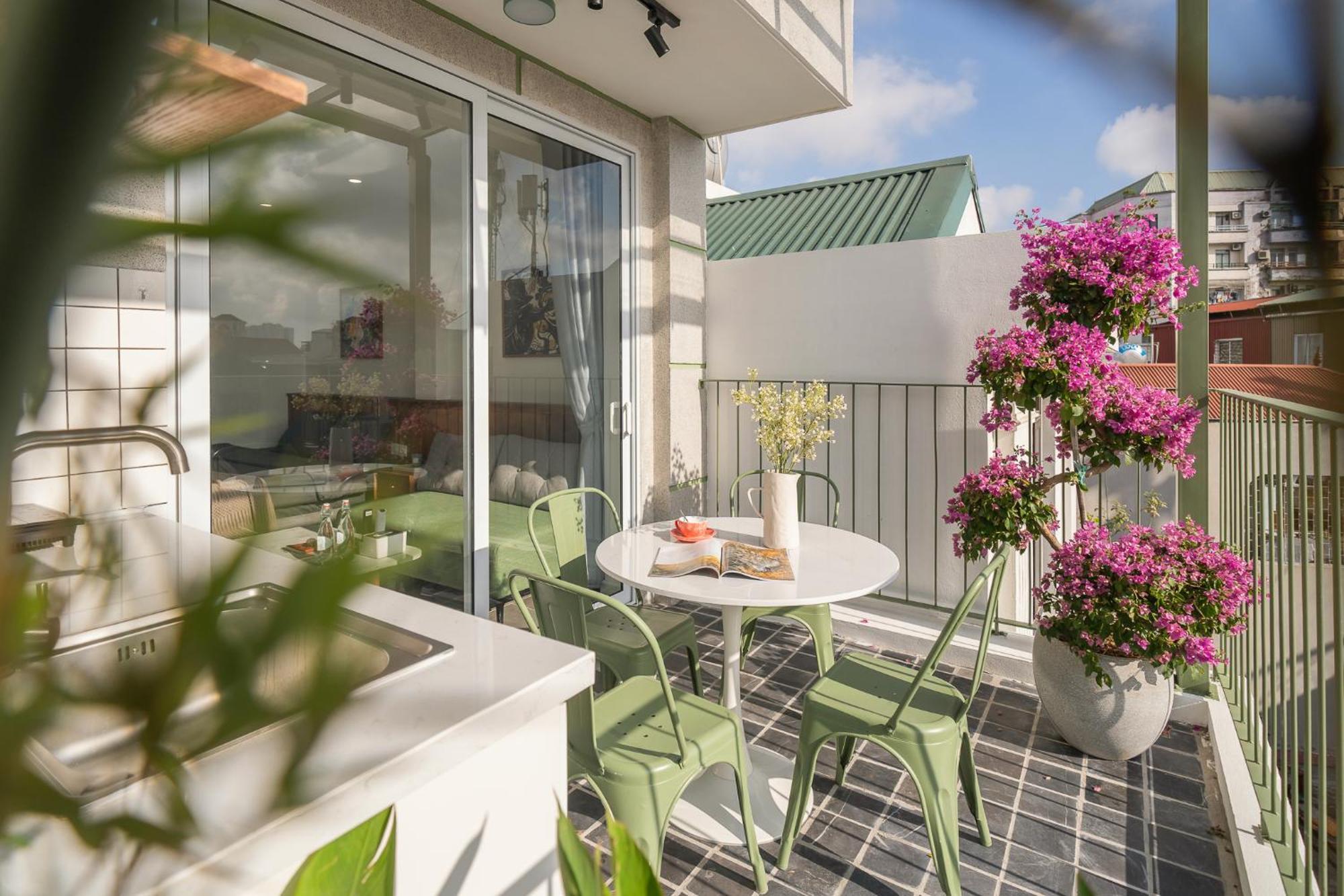 Luxurious Lakeside Residences-city Central-free Airport Pickupdropoff Căn hộ