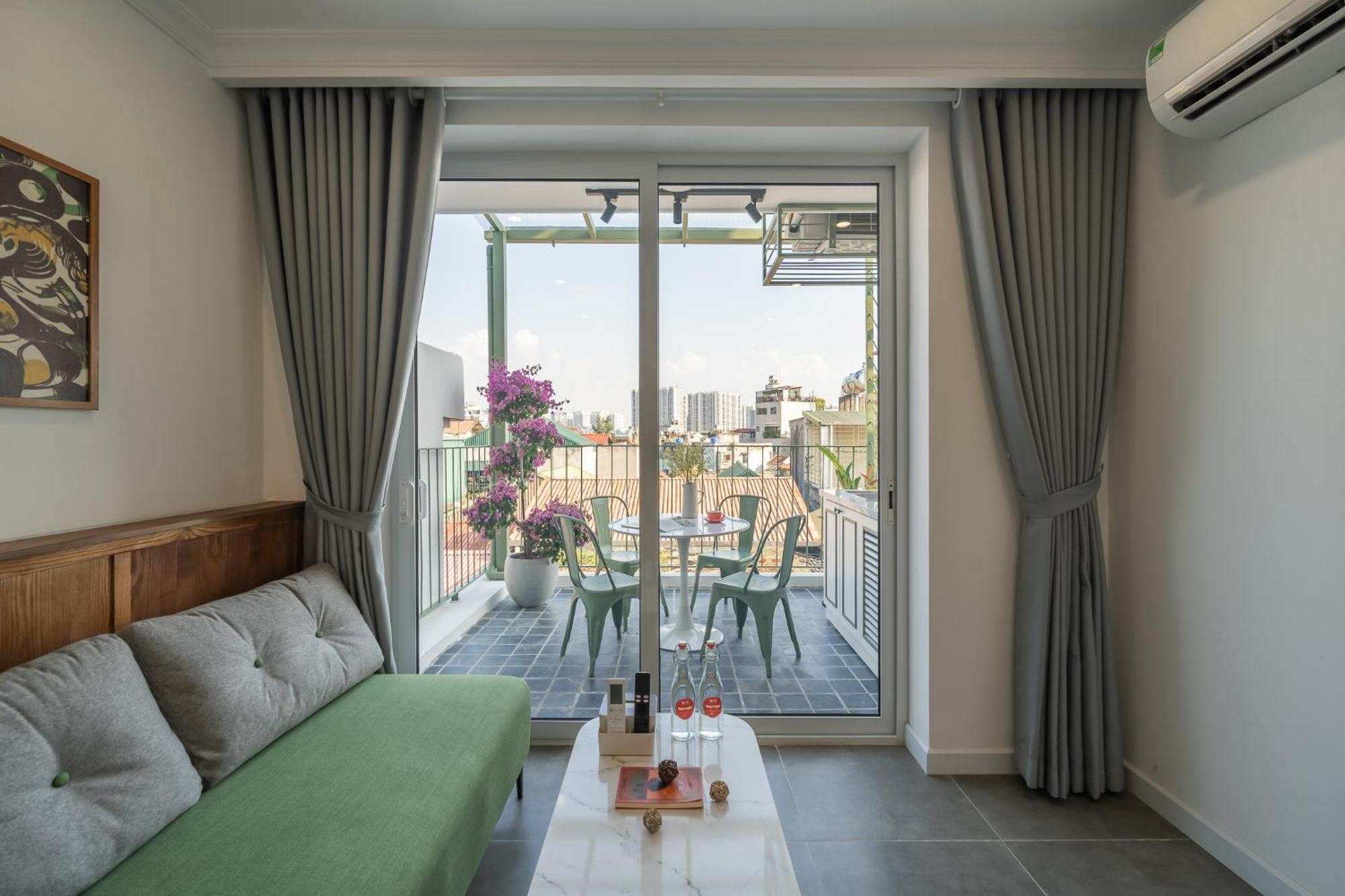 Luxurious Lakeside Residences-city Central-free Airport Pickupdropoff Apartment Hanoi
